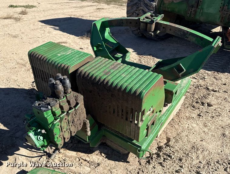 image for item EP0830 2003 John Deere 9520T tractor