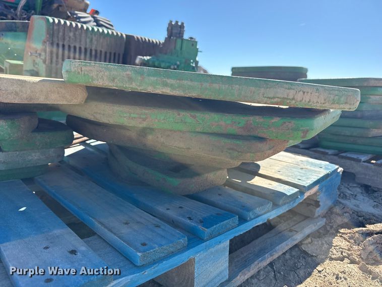 image for item EP0830 2003 John Deere 9520T tractor