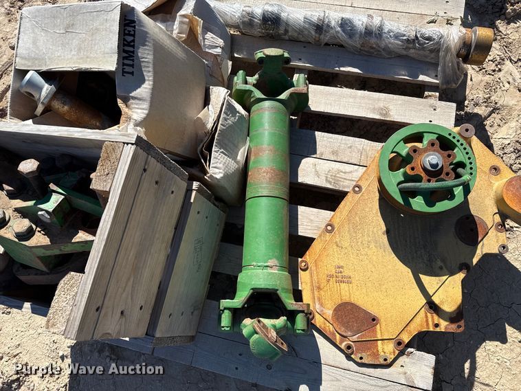 image for item EP0830 2003 John Deere 9520T tractor