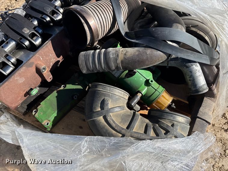 image for item EP0830 2003 John Deere 9520T tractor