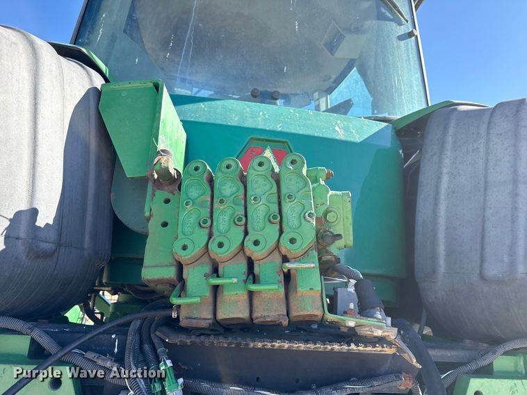 image for item EP0831 2002 John Deere 9420T tractor