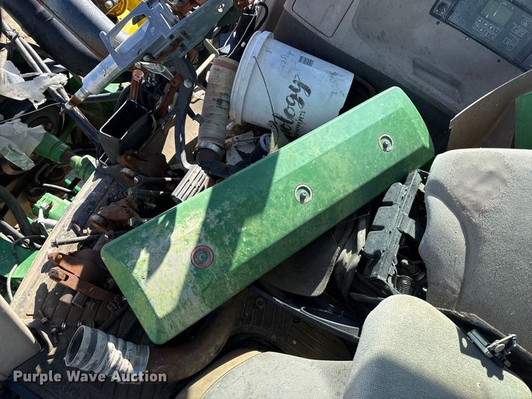 image for item EP0831 2002 John Deere 9420T tractor