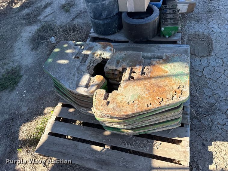 image for item EP0831 2002 John Deere 9420T tractor