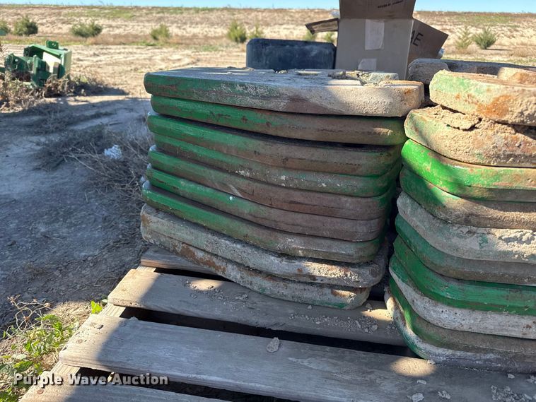 image for item EP0831 2002 John Deere 9420T tractor