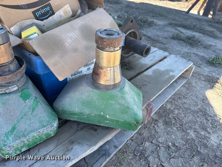 image for item EP0831 2002 John Deere 9420T tractor