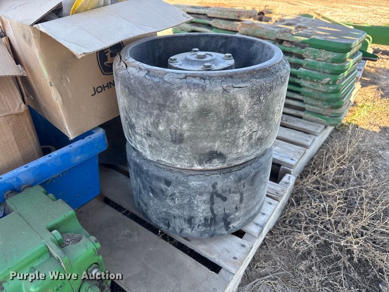 image for item EP0831 2002 John Deere 9420T tractor