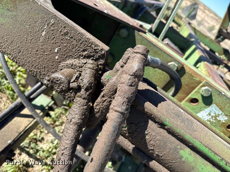 image for item EP0832 John Deere tandem disk