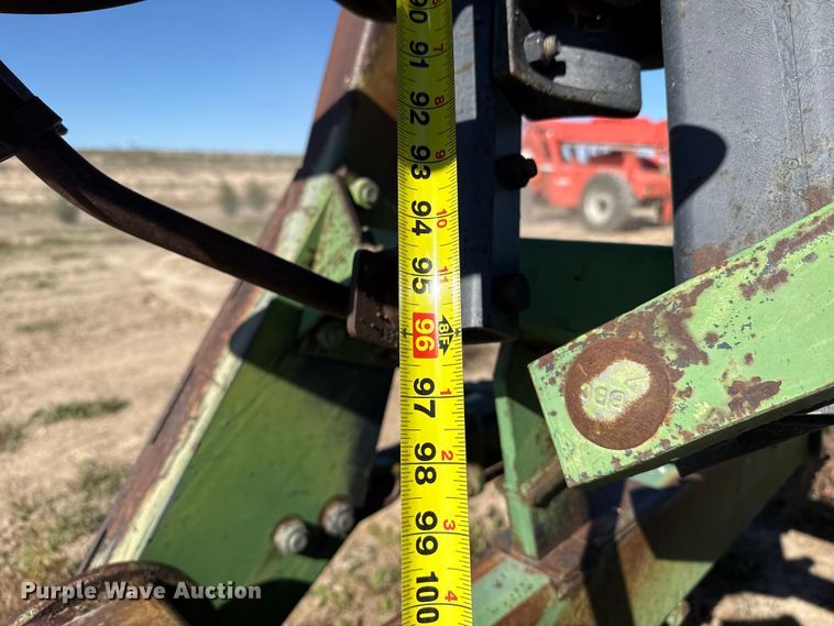 image for item EP0832 John Deere tandem disk