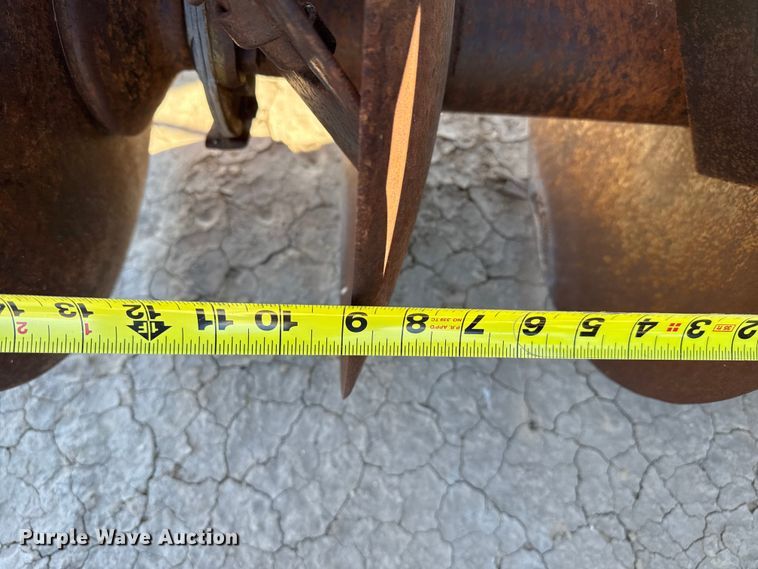 image for item EP0832 John Deere tandem disk