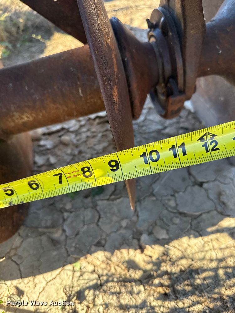 image for item EP0832 John Deere tandem disk