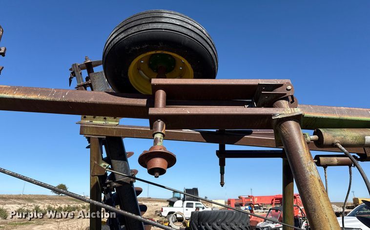 image for item EP0832 John Deere tandem disk