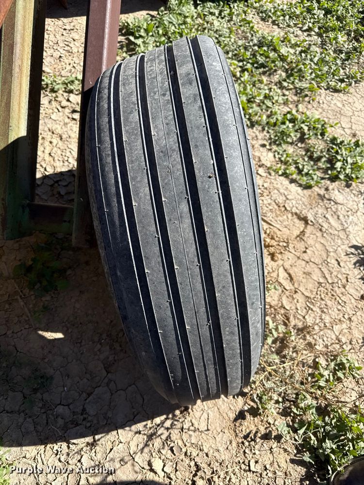 image for item EP0832 John Deere tandem disk