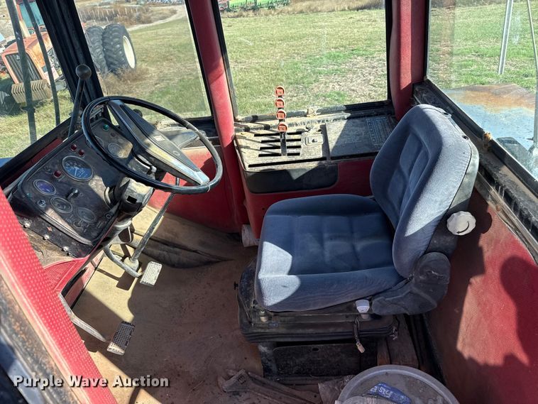 image for item EP0834 1978 Versatile 855 4WD tractor