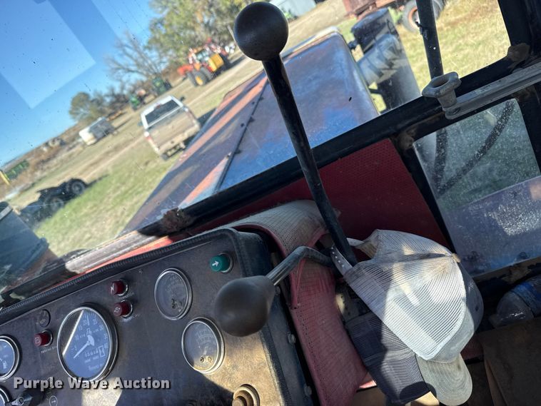 image for item EP0834 1978 Versatile 855 4WD tractor