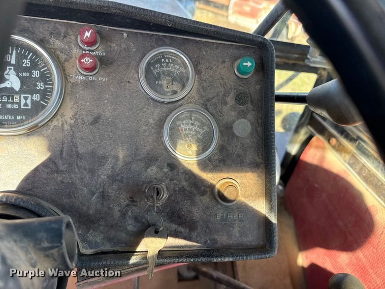 image for item EP0834 1978 Versatile 855 4WD tractor