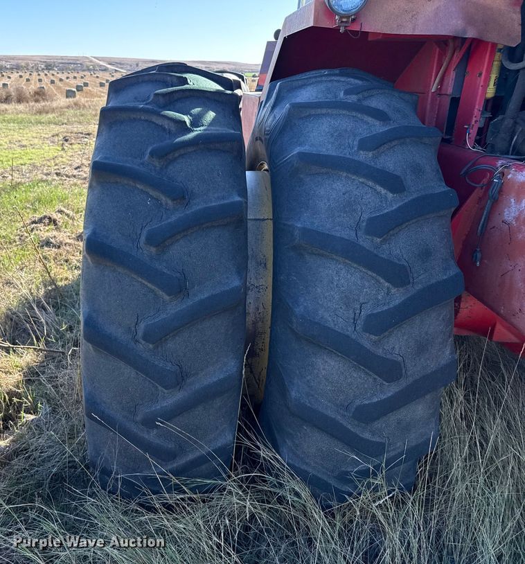 image for item EP0834 1978 Versatile 855 4WD tractor