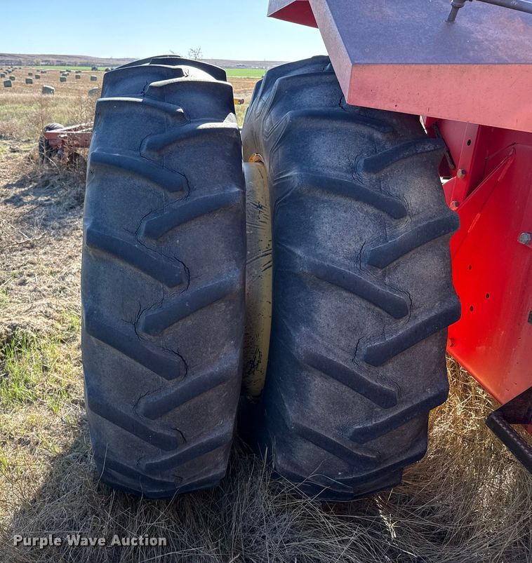 image for item EP0834 1978 Versatile 855 4WD tractor