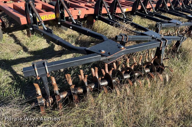 image for item EP0835 Sunflower 3270 sweep plow
