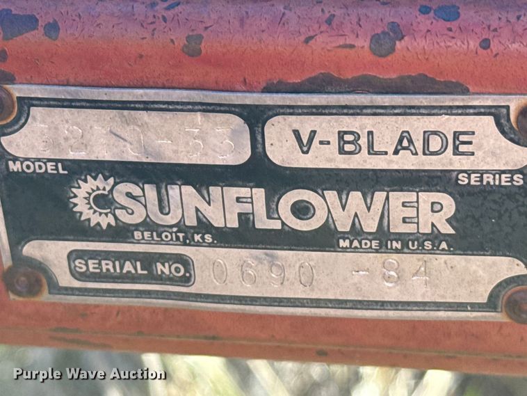 image for item EP0835 Sunflower 3270 sweep plow