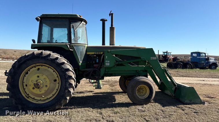 image for item EP0839 1979 John Deere 4640 tractor