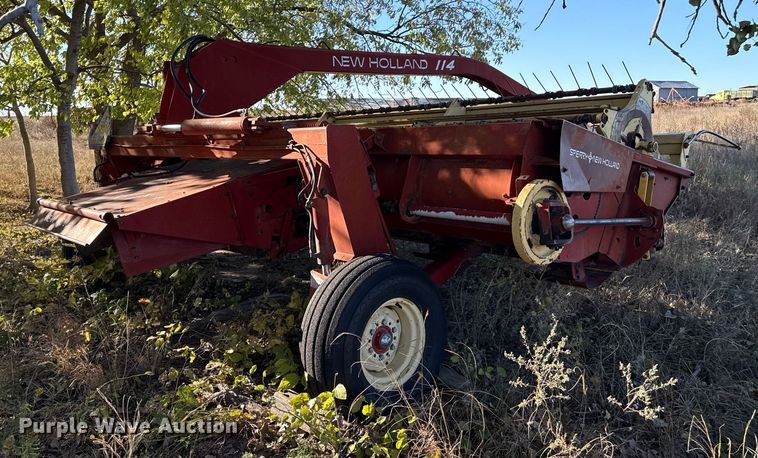 image for item EP0842 Sperry New Holland 114 swather / windrower