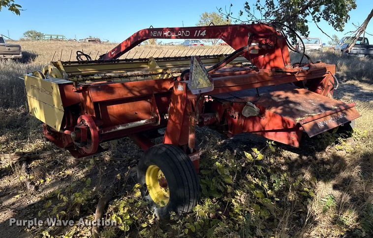 image for item EP0842 Sperry New Holland 114 swather / windrower