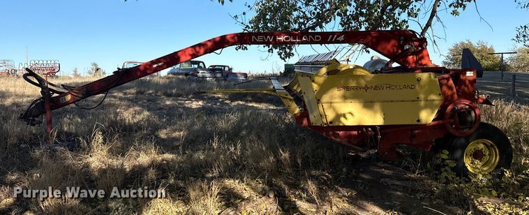 image for item EP0842 Sperry New Holland 114 swather / windrower