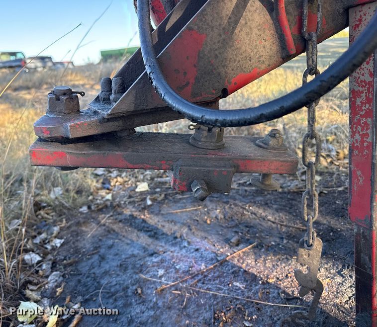 image for item EP0842 Sperry New Holland 114 swather / windrower