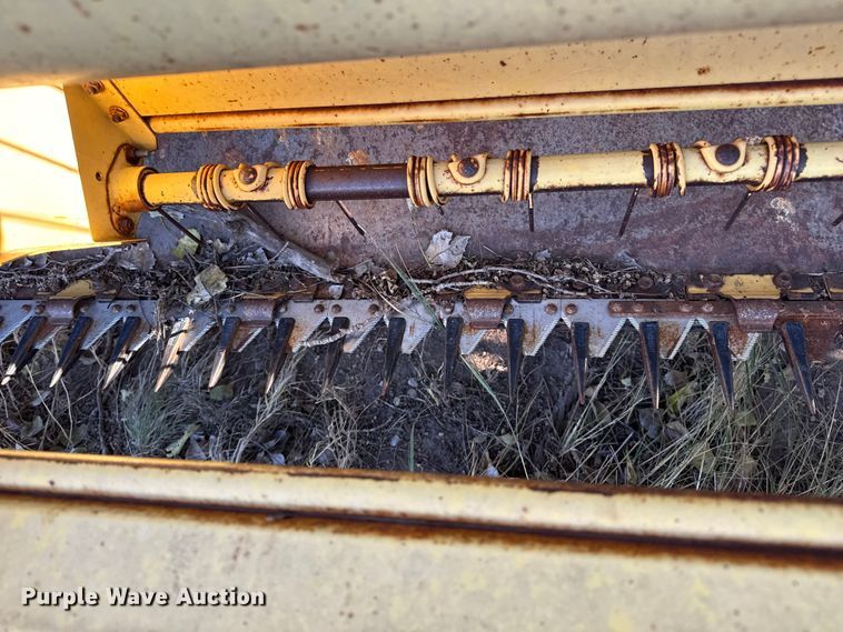 image for item EP0842 Sperry New Holland 114 swather / windrower