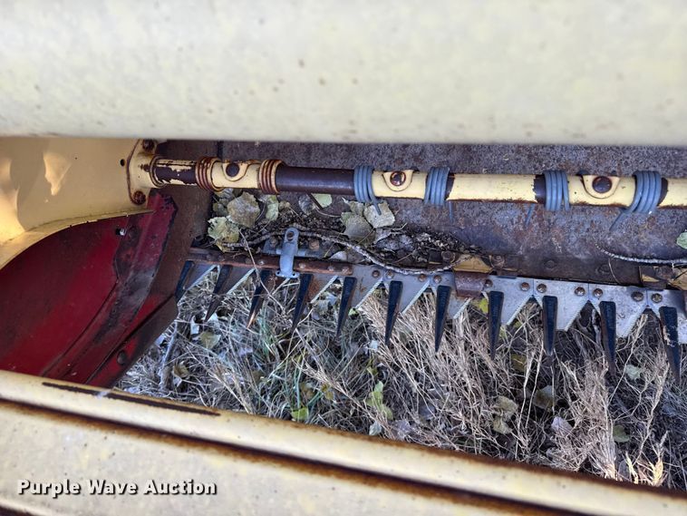 image for item EP0842 Sperry New Holland 114 swather / windrower