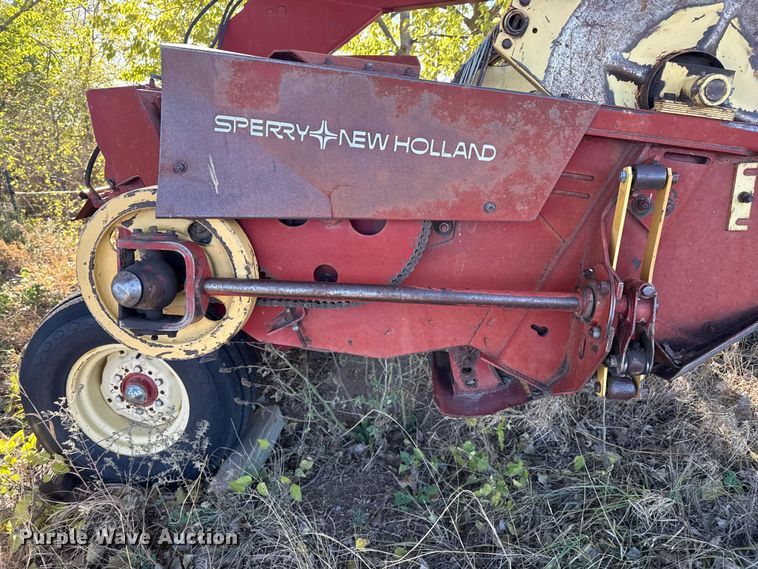 image for item EP0842 Sperry New Holland 114 swather / windrower
