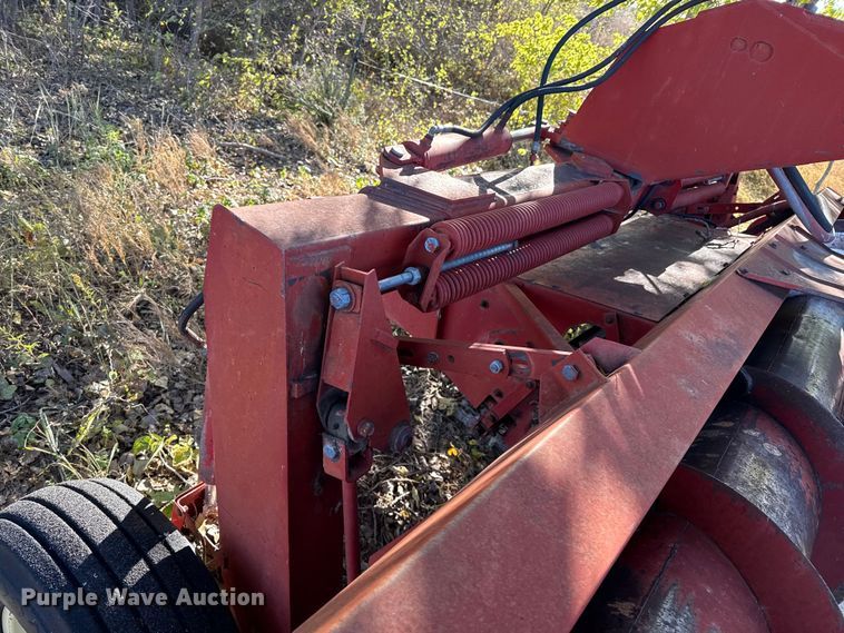 image for item EP0842 Sperry New Holland 114 swather / windrower