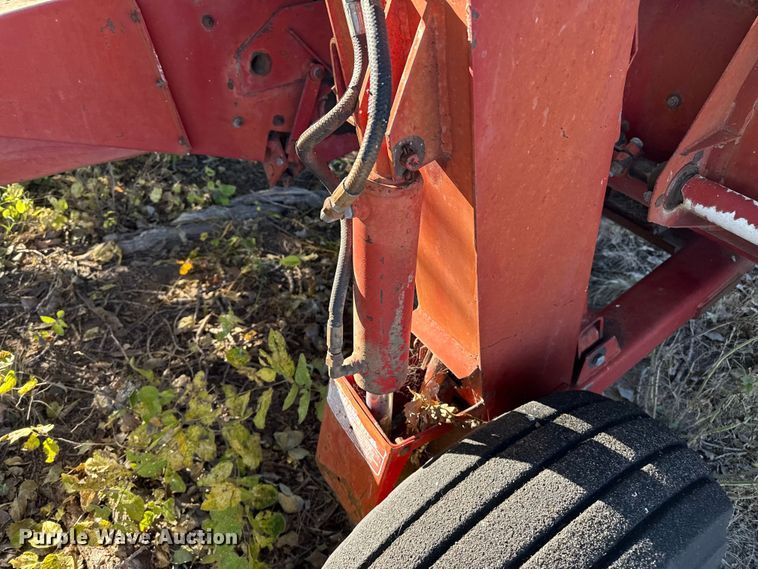 image for item EP0842 Sperry New Holland 114 swather / windrower