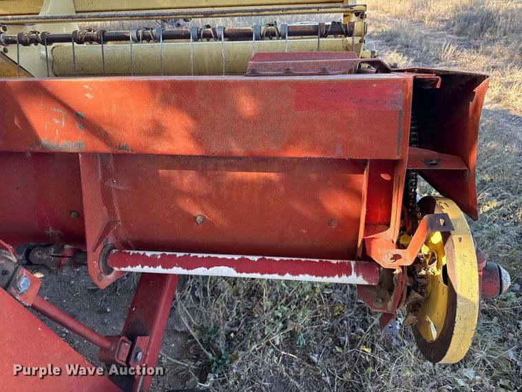 image for item EP0842 Sperry New Holland 114 swather / windrower