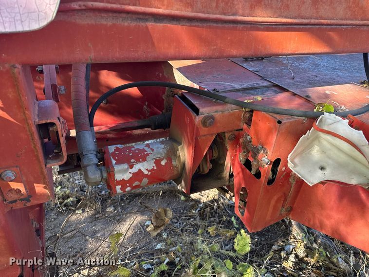 image for item EP0842 Sperry New Holland 114 swather / windrower