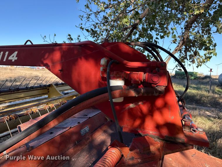 image for item EP0842 Sperry New Holland 114 swather / windrower