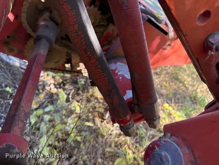 image for item EP0842 Sperry New Holland 114 swather / windrower