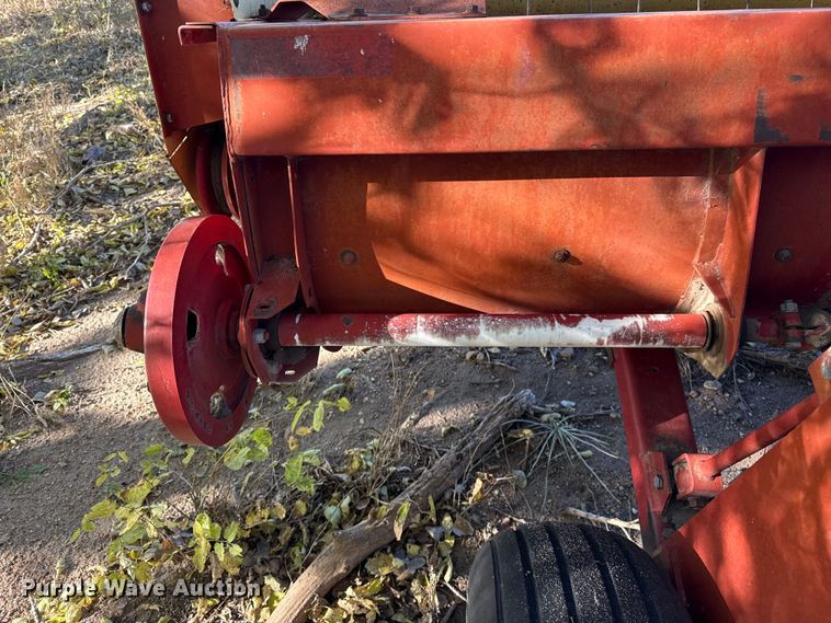 image for item EP0842 Sperry New Holland 114 swather / windrower
