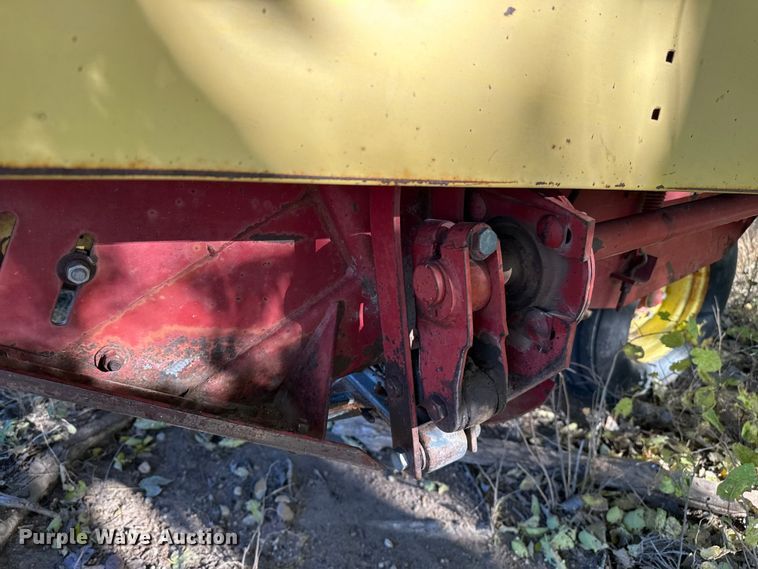 image for item EP0842 Sperry New Holland 114 swather / windrower