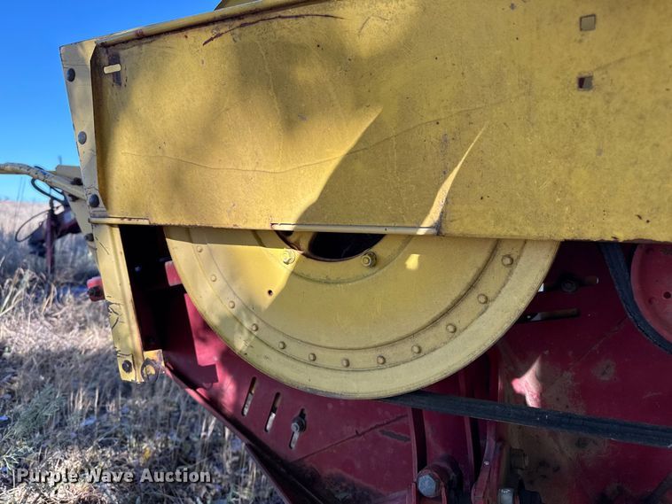 image for item EP0842 Sperry New Holland 114 swather / windrower