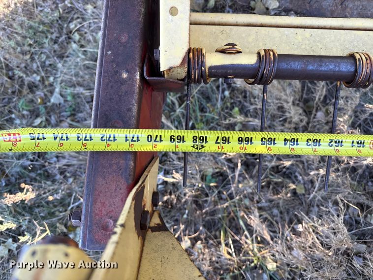 image for item EP0842 Sperry New Holland 114 swather / windrower