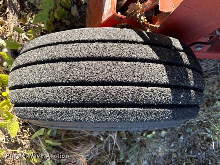 image for item EP0842 Sperry New Holland 114 swather / windrower