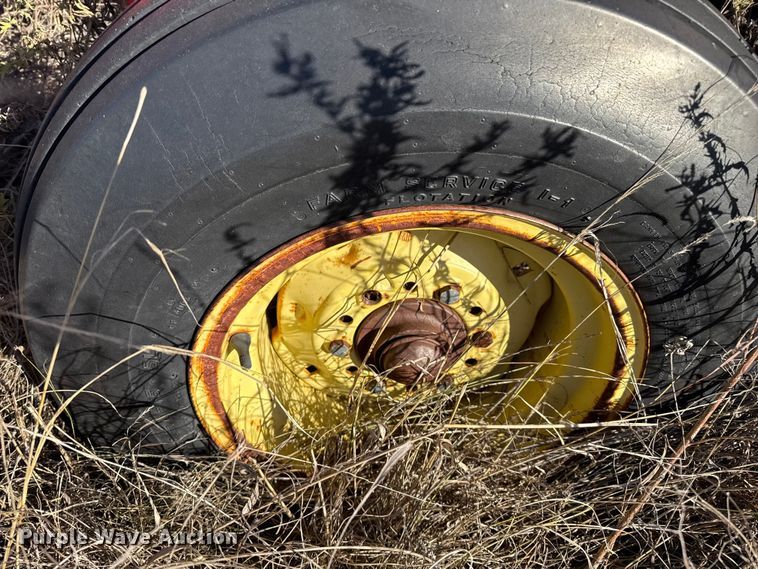 image for item EP0843 Hutchmaster 7610 tandem disk