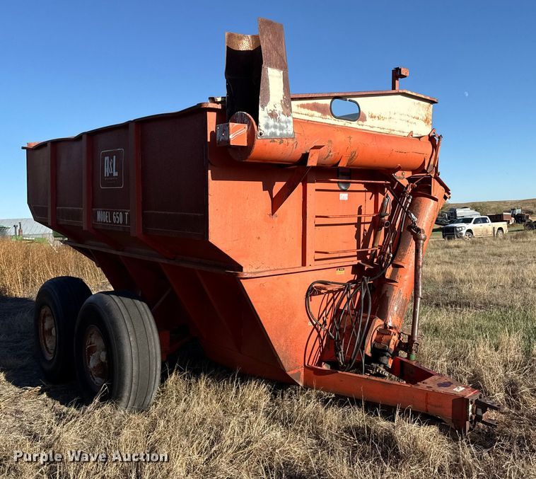 image for item EP0844 A&L 650T grain cart
