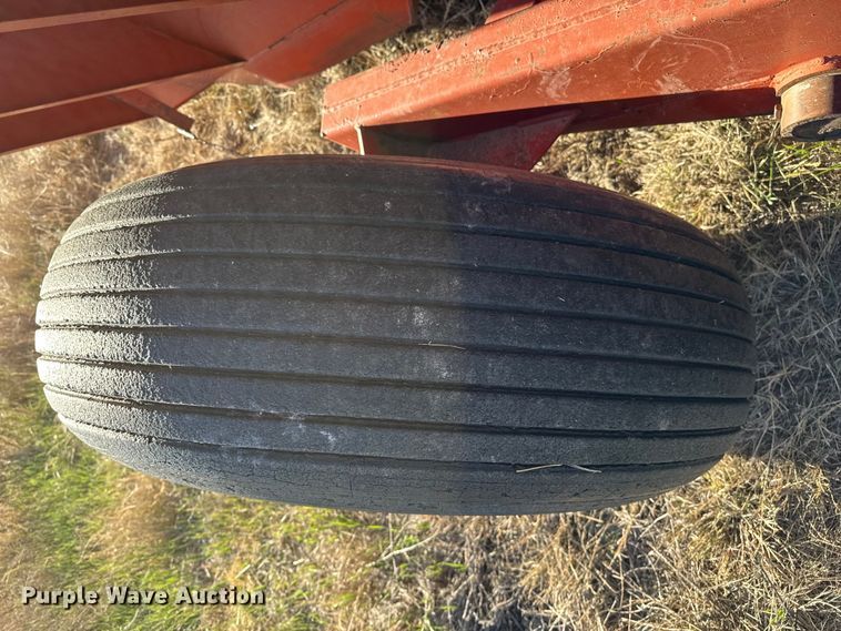 image for item EP0844 A&L 650T grain cart