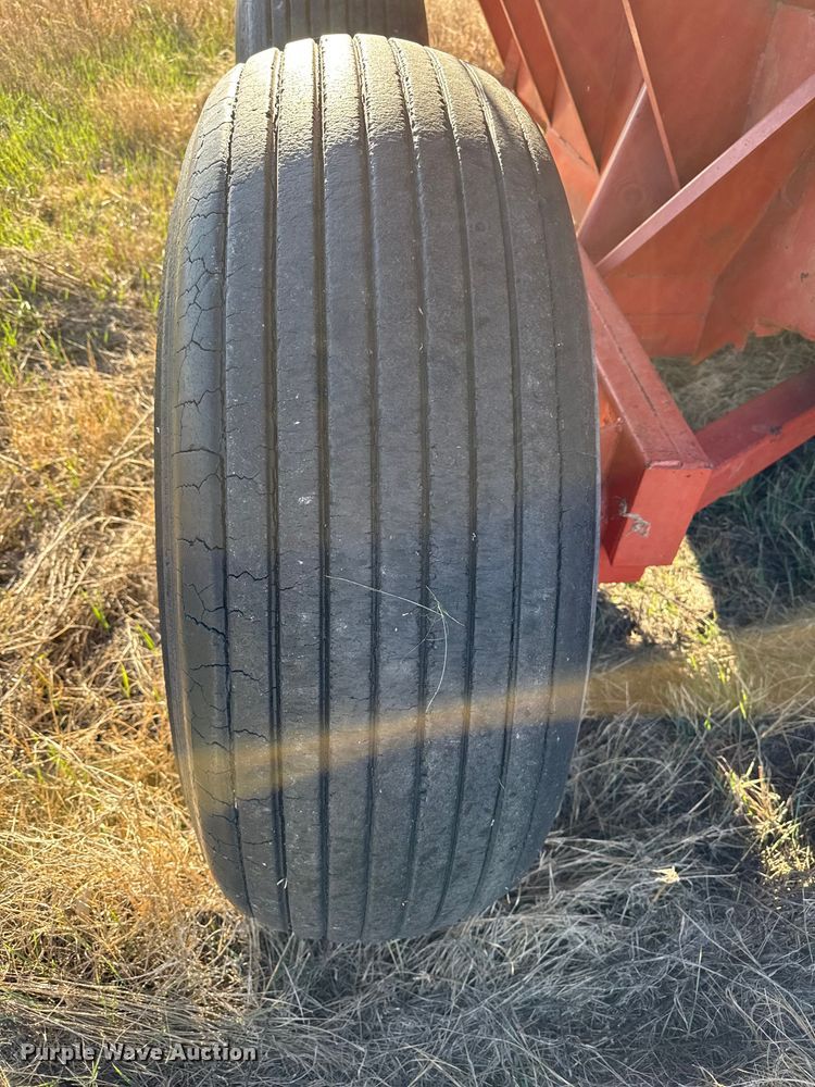 image for item EP0844 A&L 650T grain cart