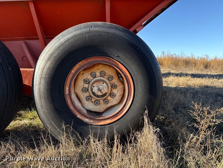 image for item EP0844 A&L 650T grain cart