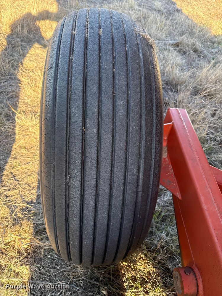 image for item EP0844 A&L 650T grain cart