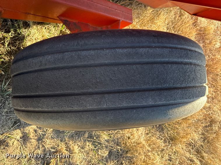 image for item EP0844 A&L 650T grain cart