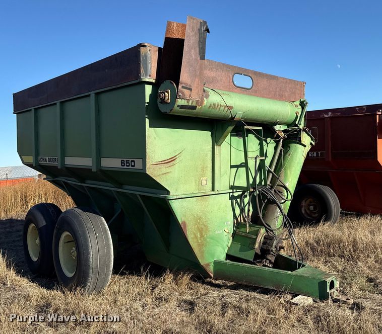 image for item EP0845 John Deere 650 grain cart